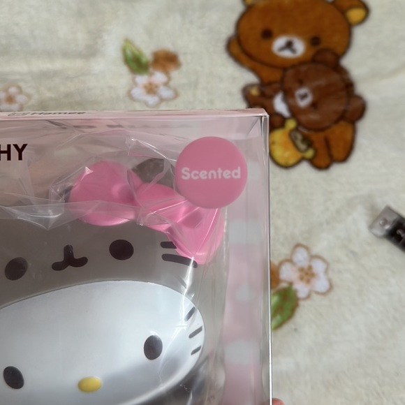 HELLO KITTY X PUSHEEN JUMBO SCENTED SQUISHY NIB - Picture 9 of 9